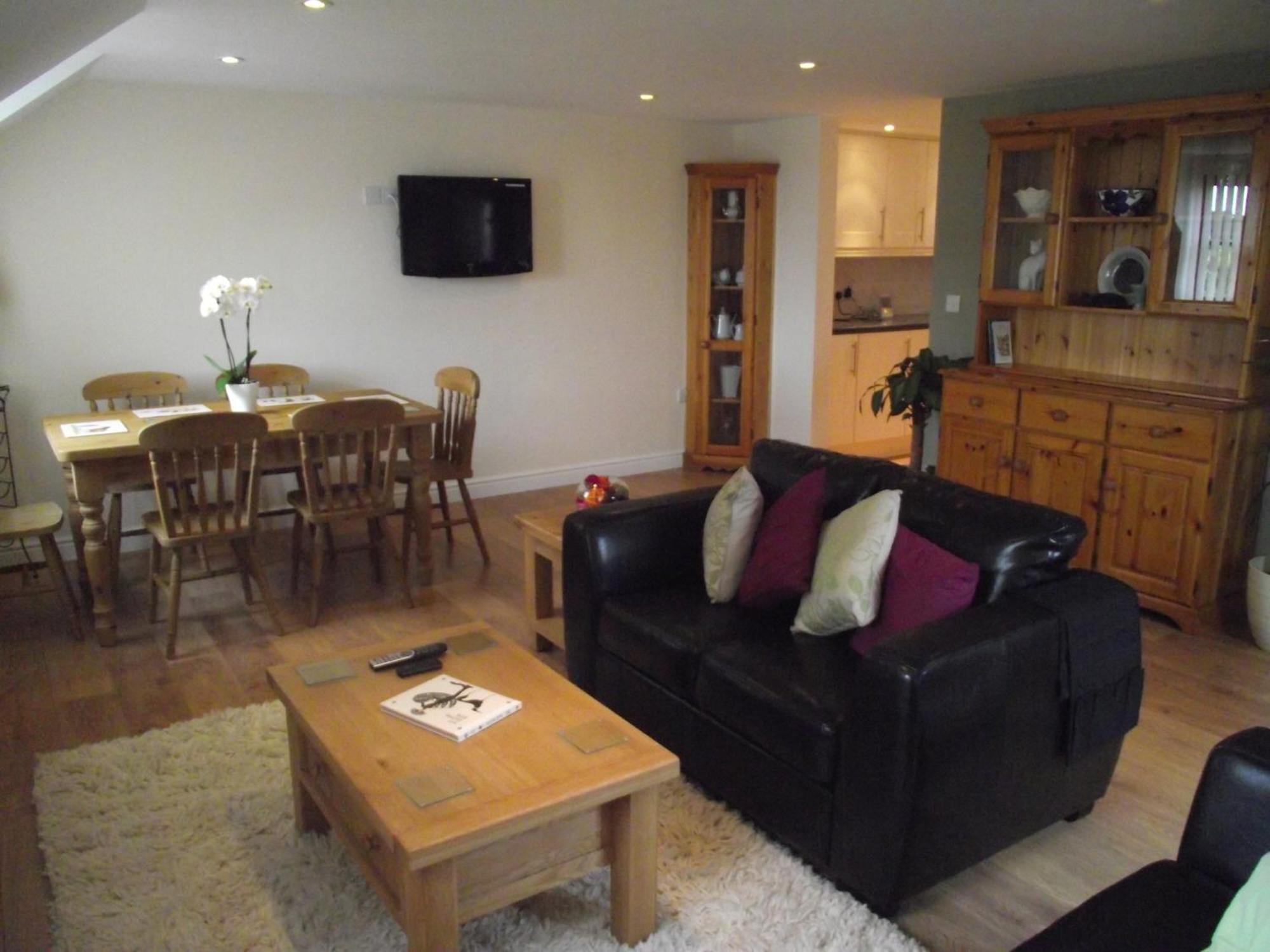 Carpenters Cottages Llanishen Extérieur photo