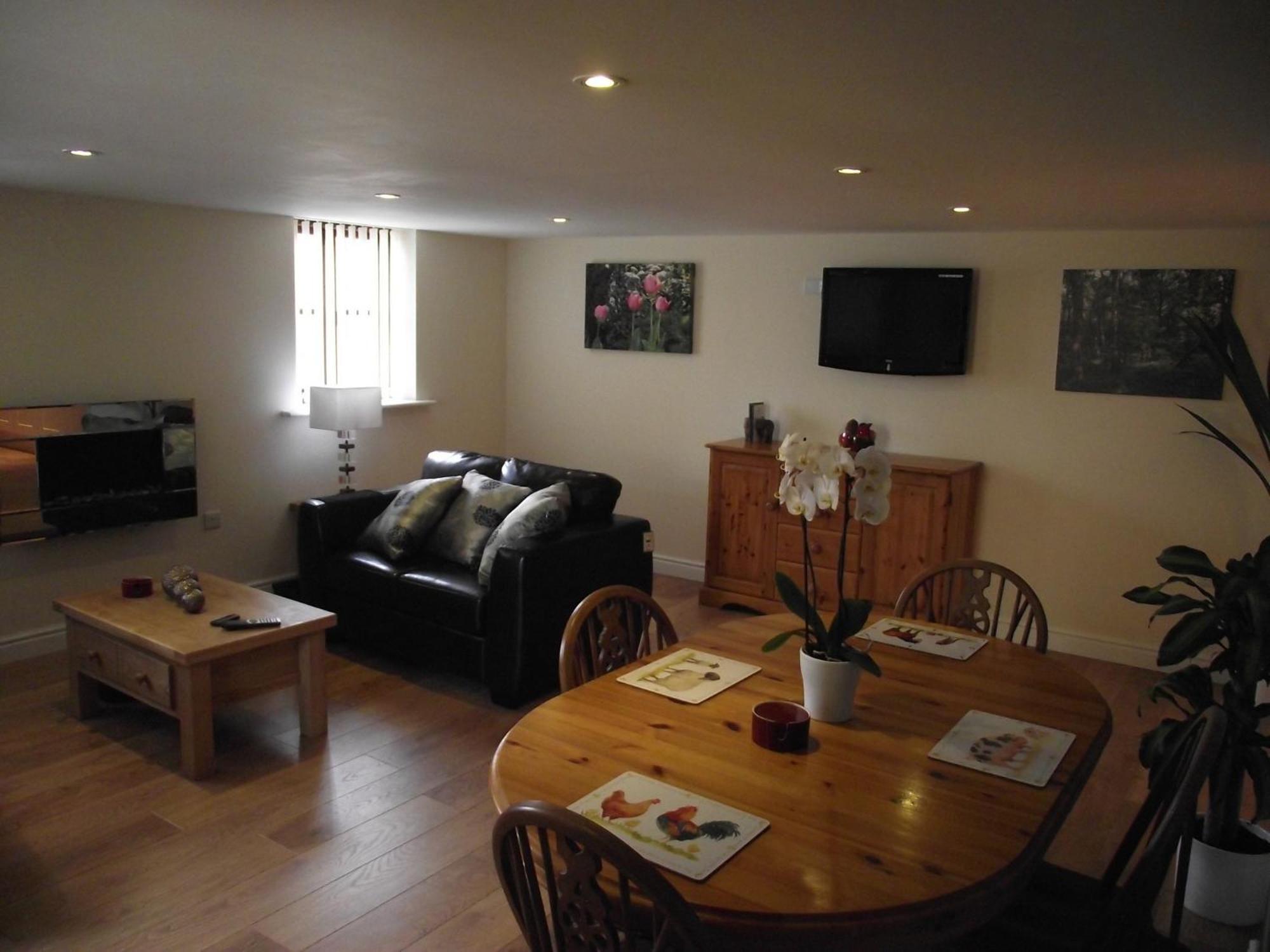 Carpenters Cottages Llanishen Extérieur photo