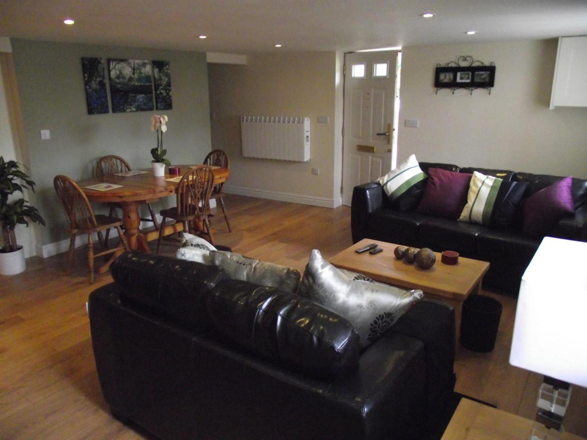 Carpenters Cottages Llanishen Extérieur photo