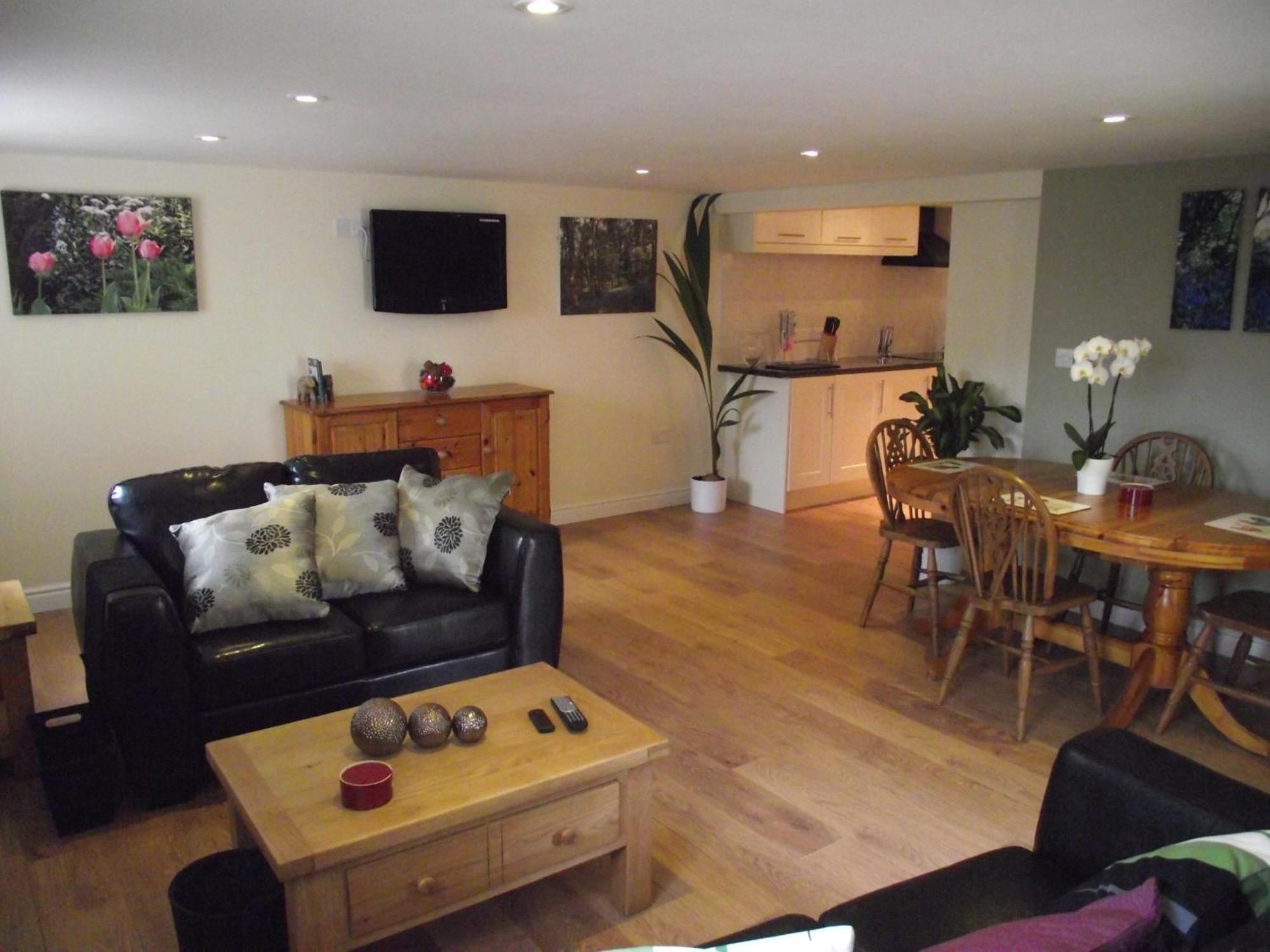 Carpenters Cottages Llanishen Extérieur photo