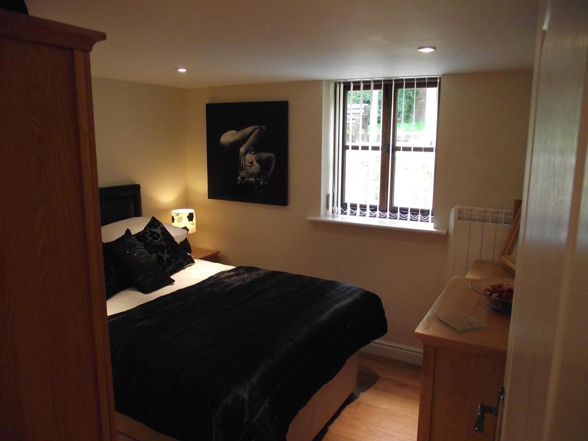Carpenters Cottages Llanishen Extérieur photo