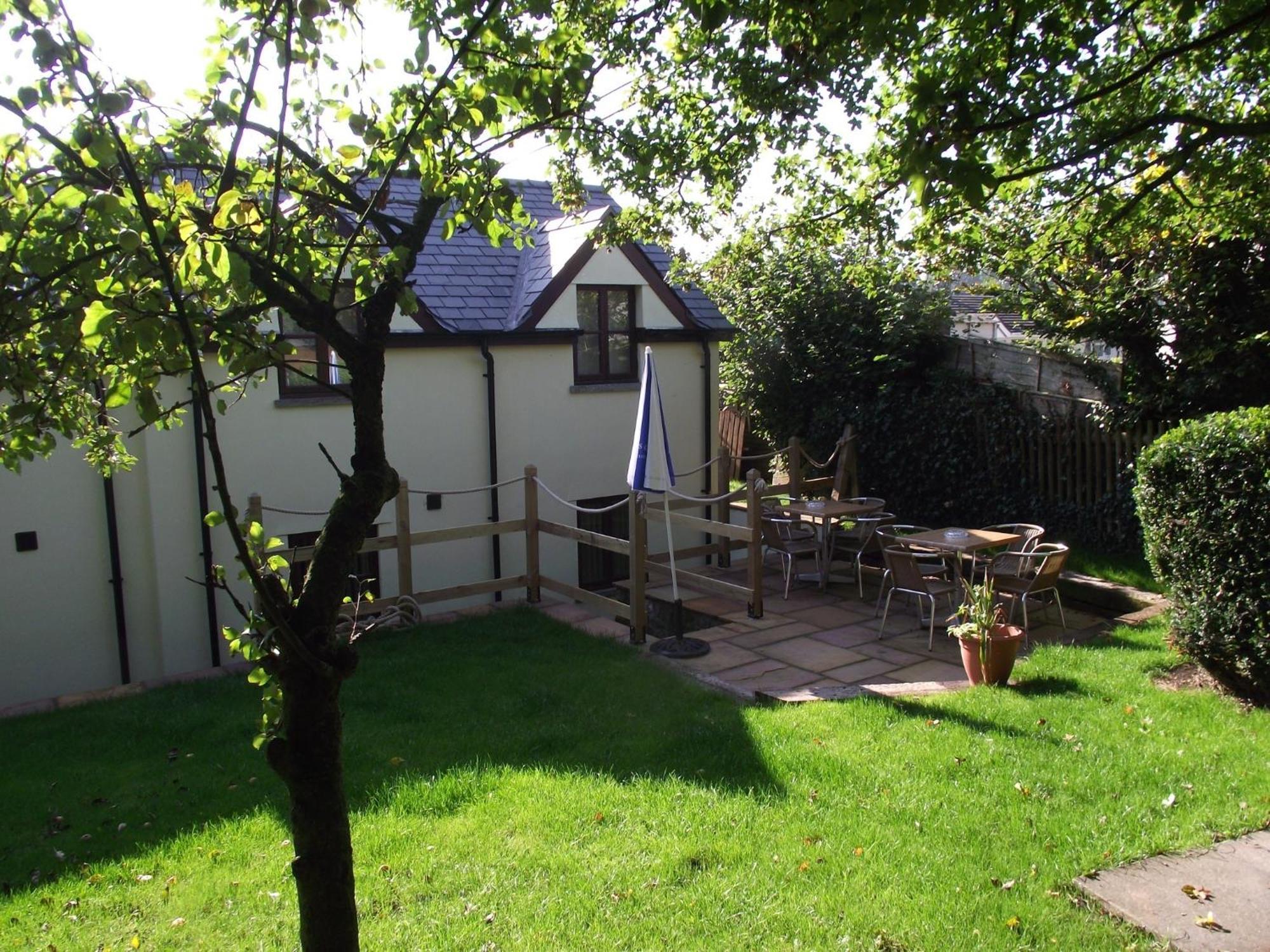 Carpenters Cottages Llanishen Extérieur photo